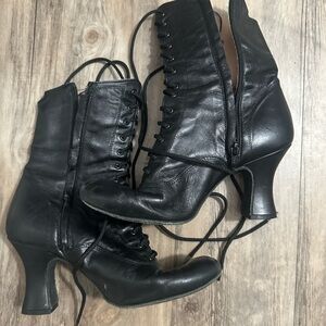 Laduca Laura 3’ Boot